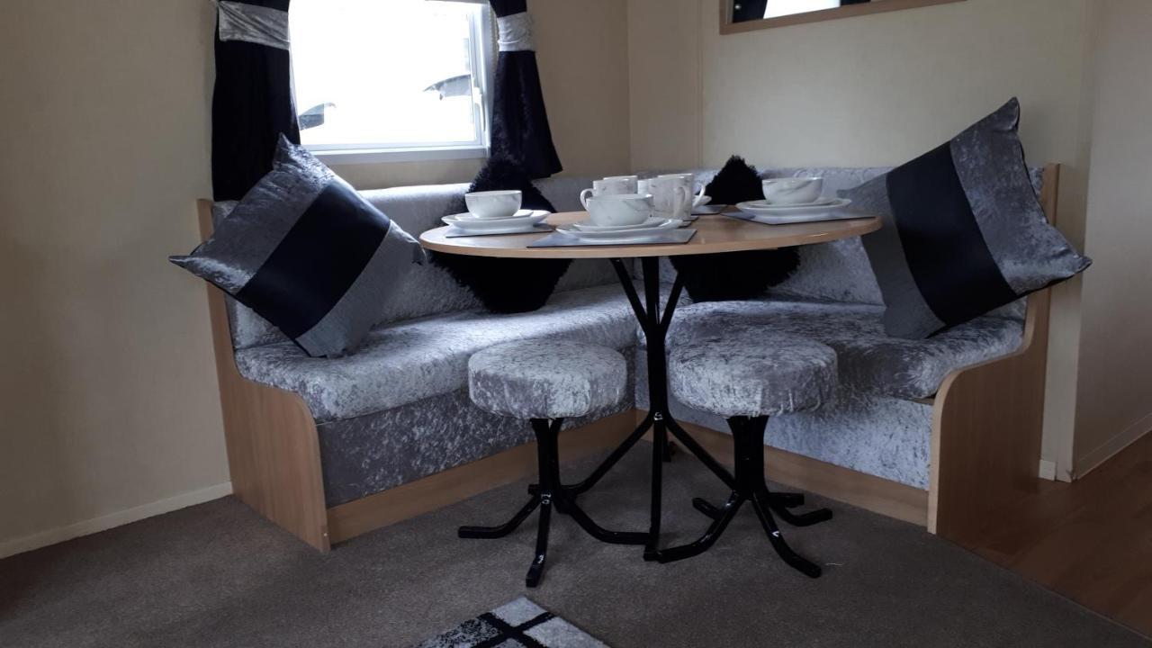 I & K Static Caravan Hire Sited On Winkups Towyn North Wales With Free Wi-Fi And Netflix Kinmel Bay Kültér fotó